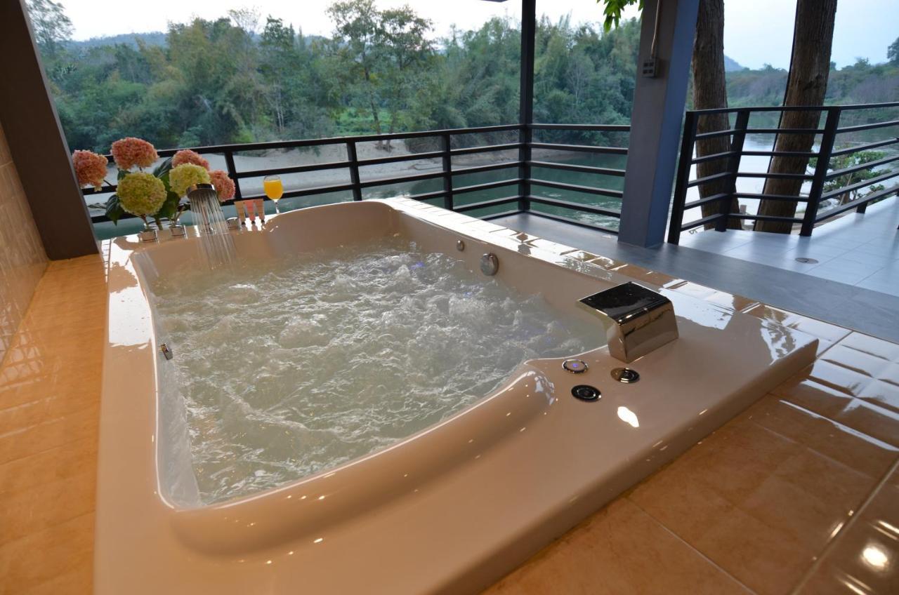 Bed and Breakfast Baan Wanwaree Kanchanaburi Zewnętrze zdjęcie